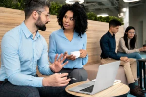 Clube de vantagens corporativo e storytelling: como transformar benefícios em conexão real com clientes e colaboradores 